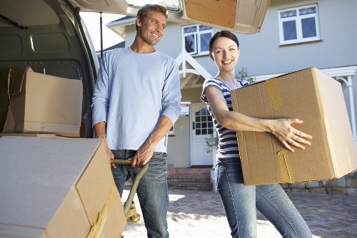 Mount Waverley removalists providing packing services